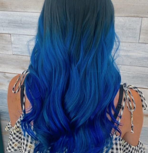 https://undergroundstylist.com/wp-content/uploads/2024/01/Blue-hair-621x640.jpeg